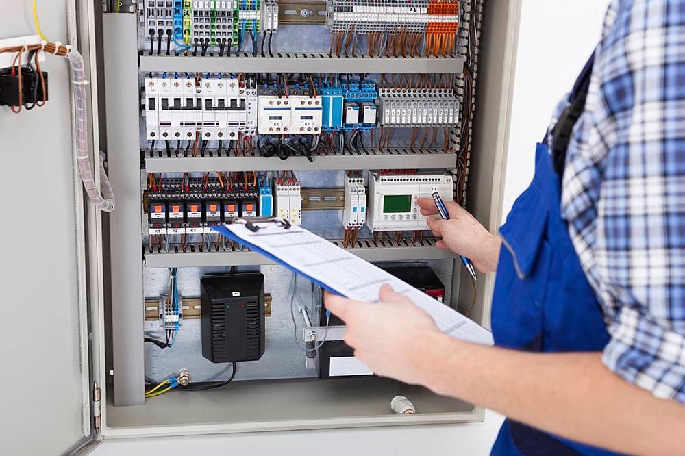 UVV Prüfung nach DGUV V3 – Sicherheit für elektrische Betriebsmittel