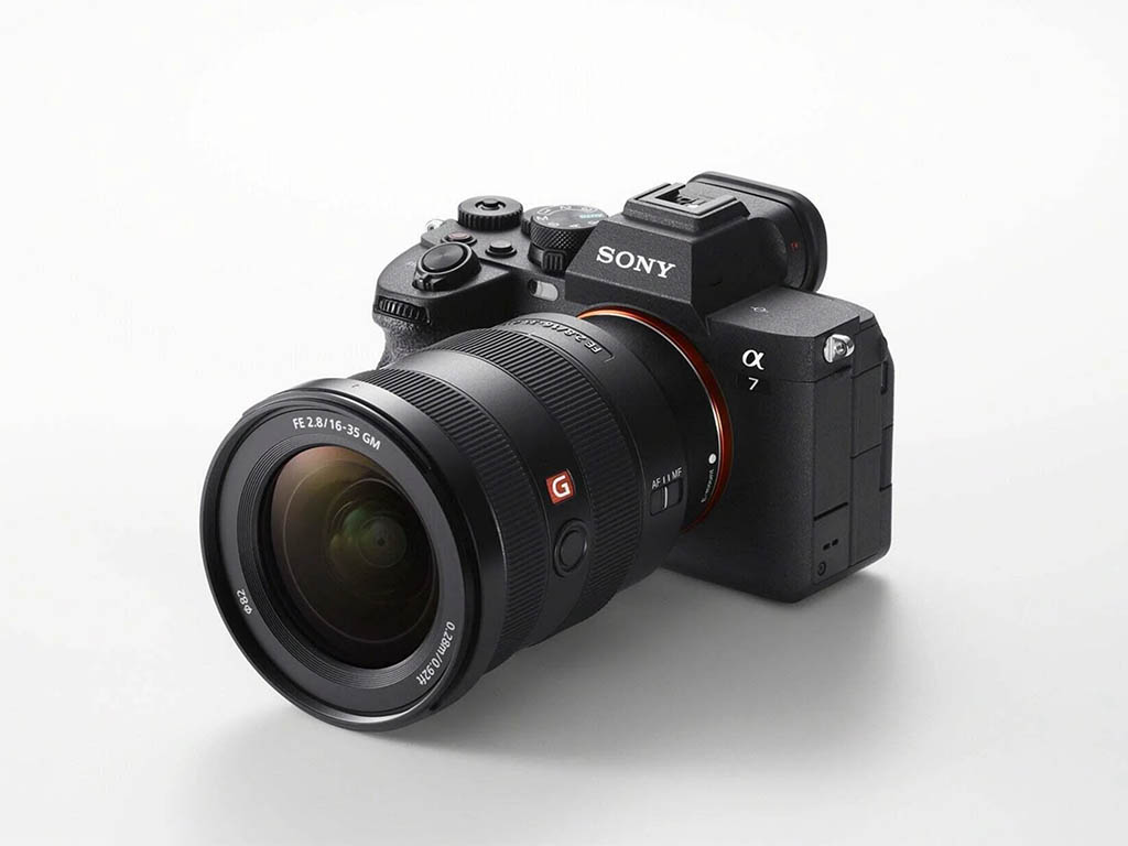 A7V Low-Light Review: How the A7V Captures Stunning Detail
