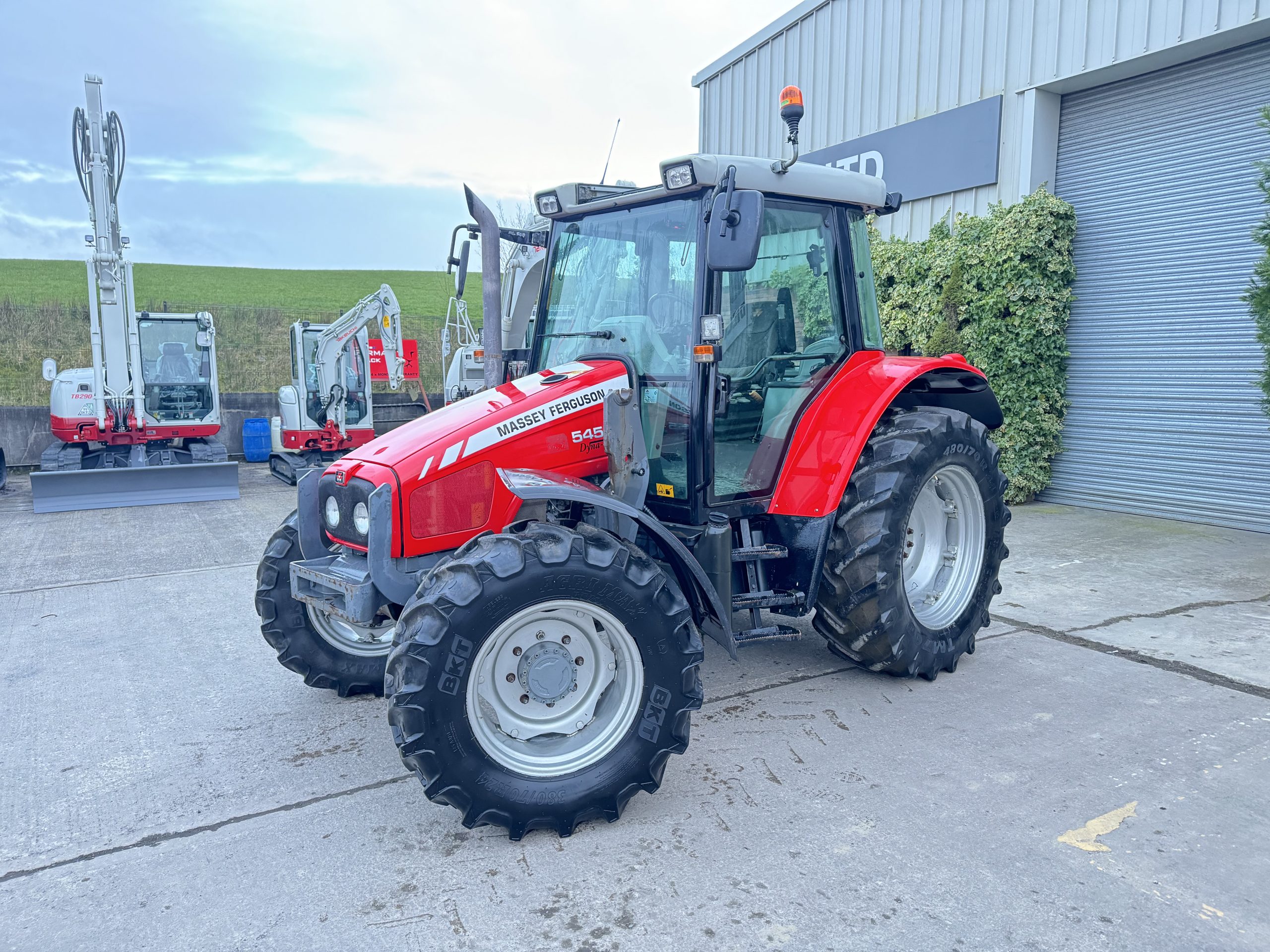 Massey Ferguson Traktoren: Kraft, Präzision und Langlebigkeit
