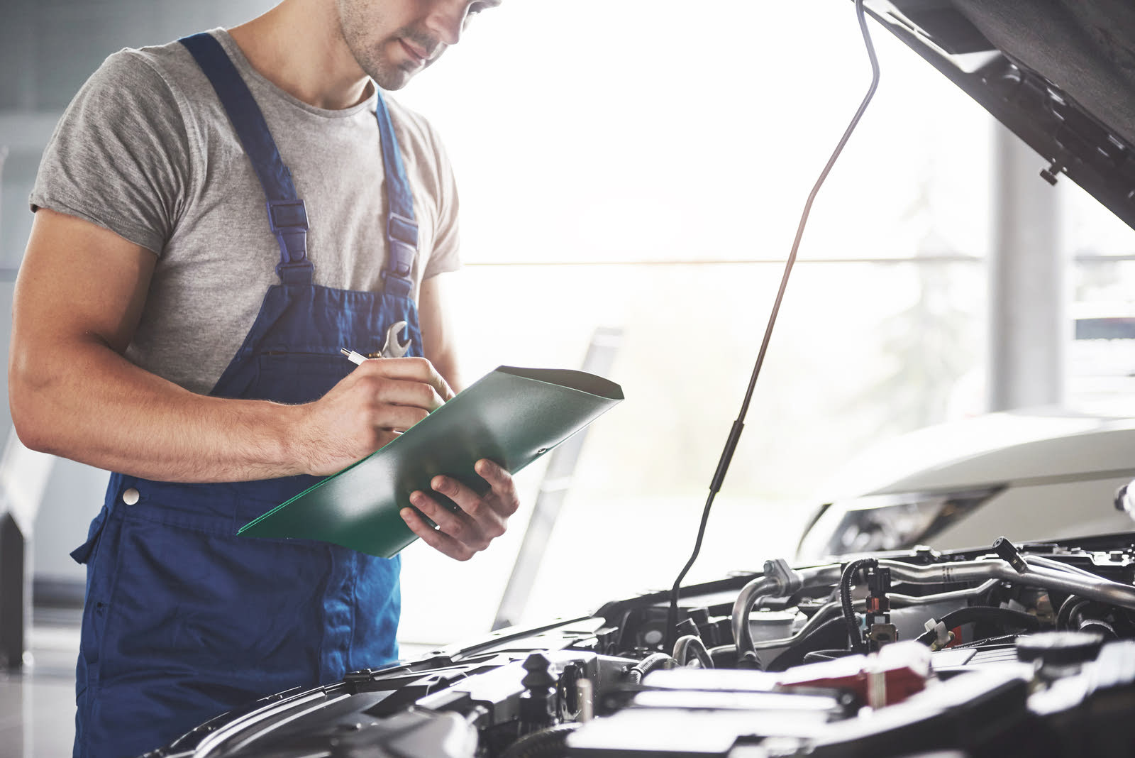 Auto mit Motorschaden verkaufen sofort Angebot von AK Autos erhalten